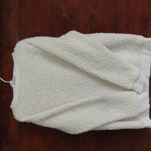 Fluffy Lamb "Love" Sweater / Sweatshirt - Picture 5 of 6